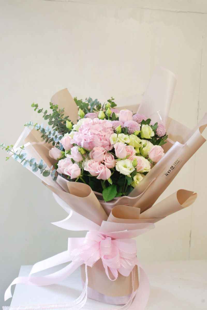 豐盛玫瑰搭配繡球Lush Rose & Hydrangea